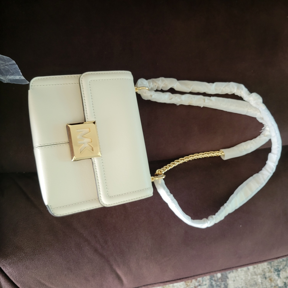 Michael Kors Cream Crossbody Bag with Gold Hardware - Picture 6 of 6